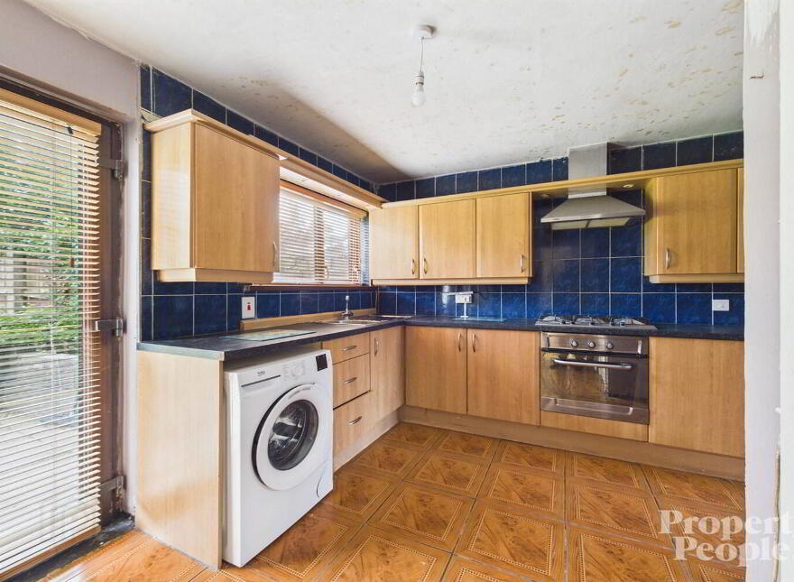 7 New Barnsley Crescent, Belfast, BT12 7HT