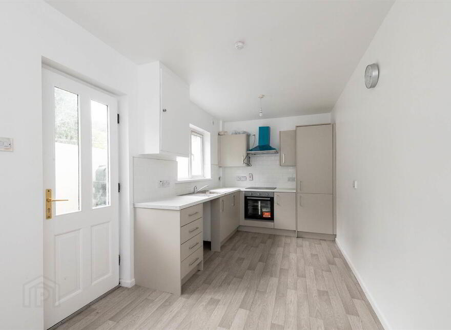 68 Meadowlands, Downpatrick, BT30 6HG