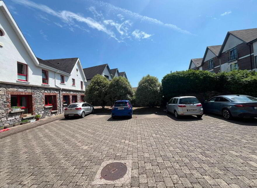 64 The Stables, Mill Road, Midleton, P25R923