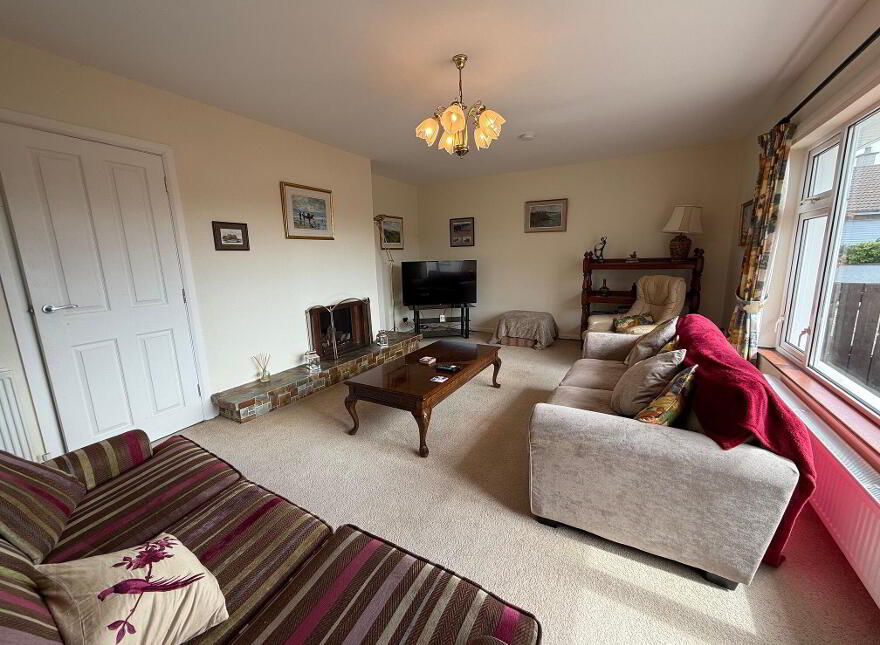 9 Ballaghmore Avenue, Portballintrae, Bushmills, BT57 8RX