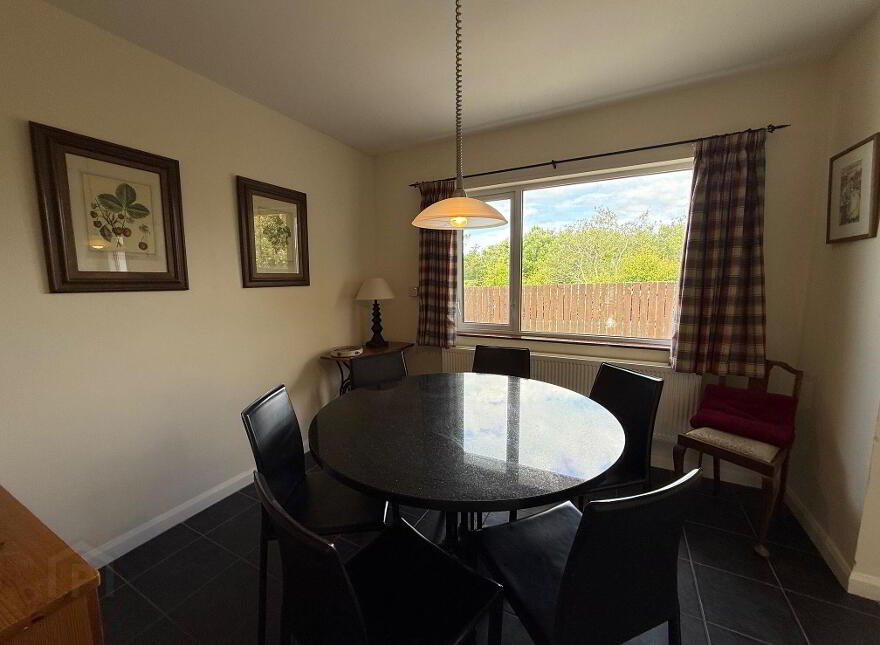 9 Ballaghmore Avenue, Portballintrae, Bushmills, BT57 8RX