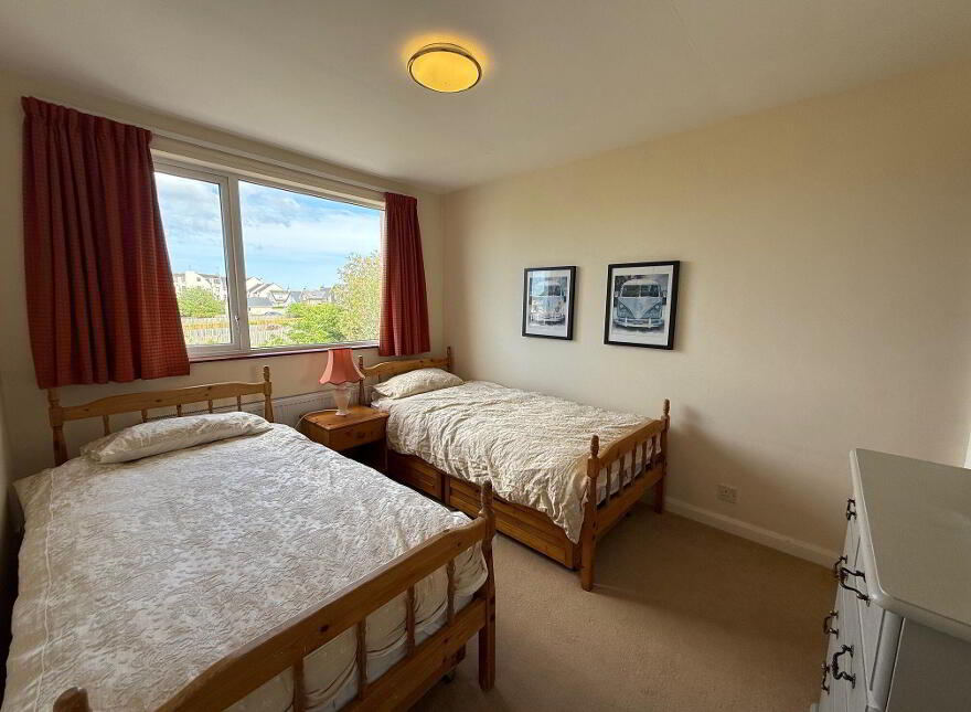9 Ballaghmore Avenue, Portballintrae, Bushmills, BT57 8RX