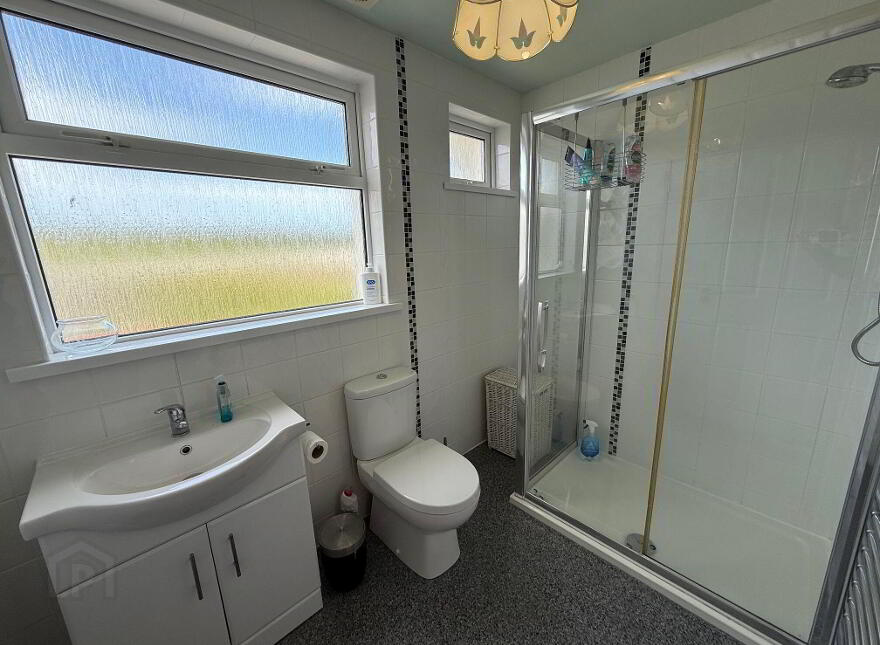 9 Ballaghmore Avenue, Portballintrae, Bushmills, BT57 8RX
