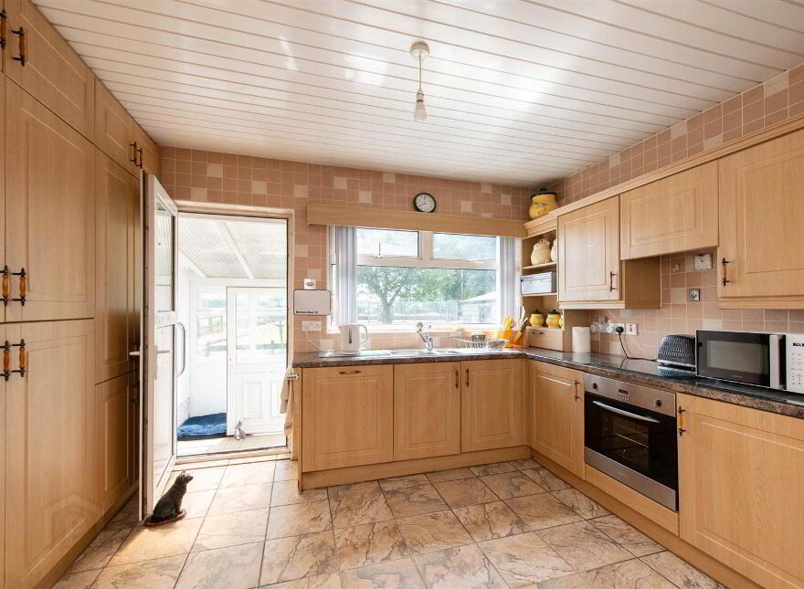 132 Old Ballynahinch Road, Lisburn, BT27 6TH
