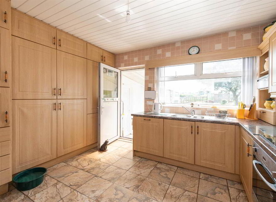 132 Old Ballynahinch Road, Lisburn, BT27 6TH
