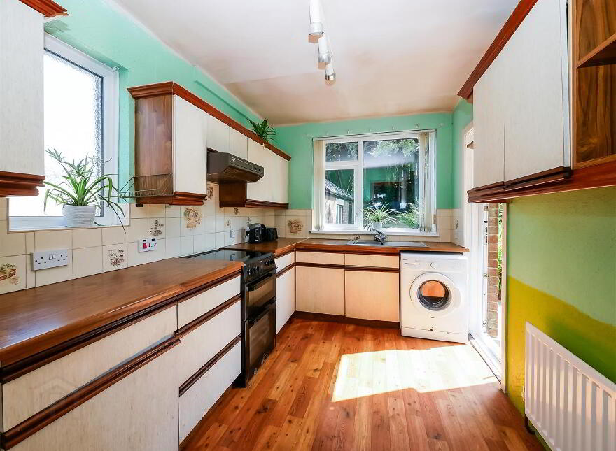 42 Cleveley Park, Newton Park, Belfast, BT8 6NB