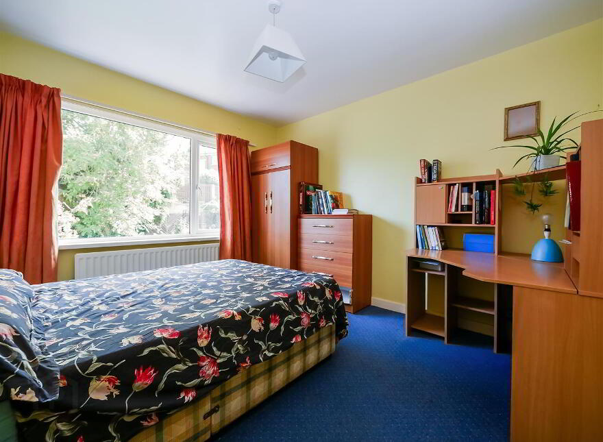 42 Cleveley Park, Newton Park, Belfast, BT8 6NB
