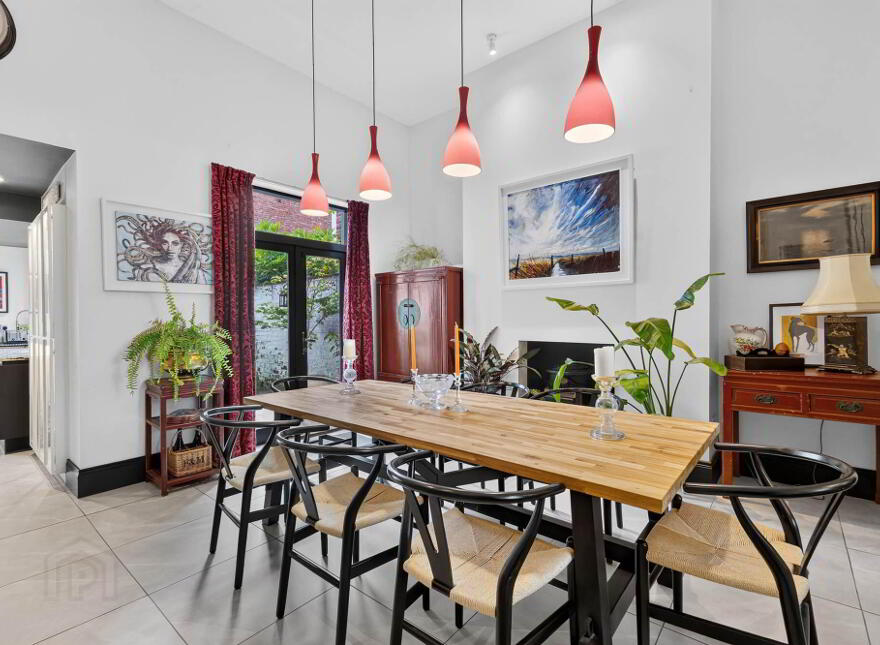 21 Wellington Park, Belfast, BT9 6DL