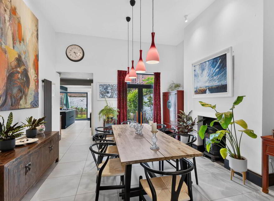 21 Wellington Park, Belfast, BT9 6DL