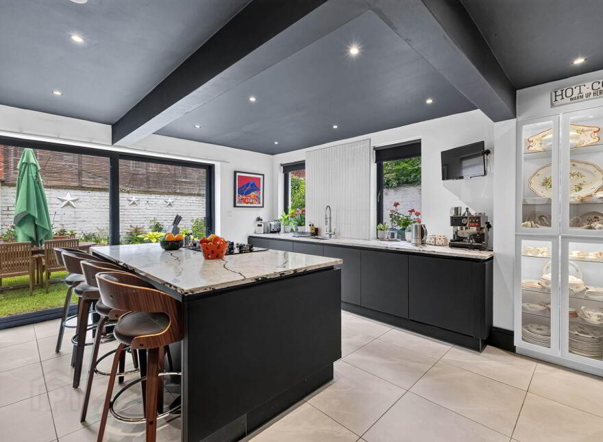 21 Wellington Park, Belfast, BT9 6DL