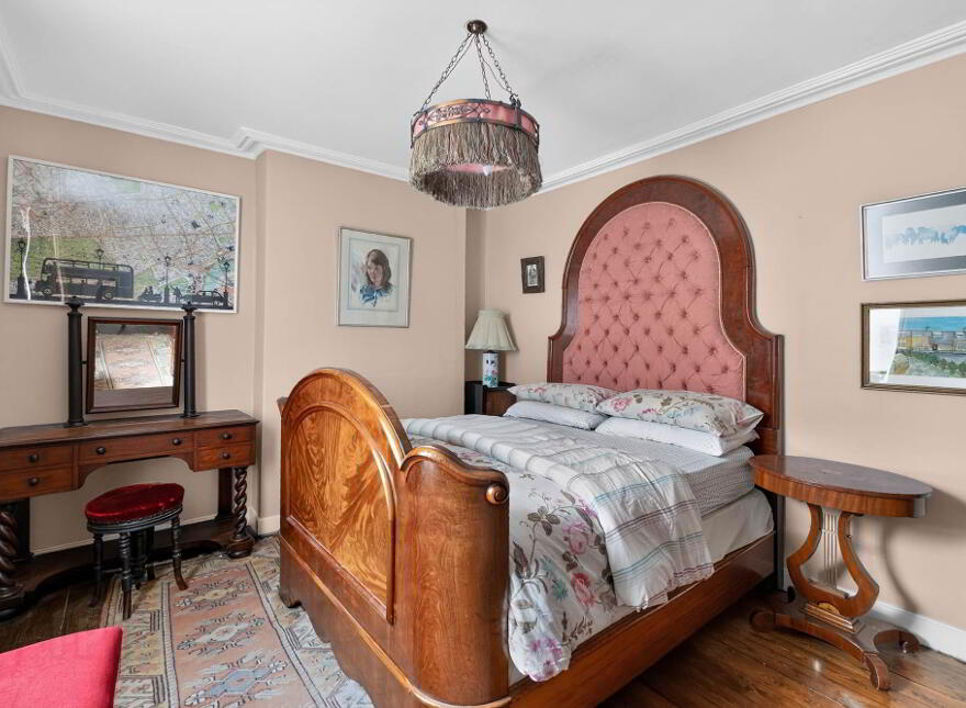 21 Wellington Park, Belfast, BT9 6DL