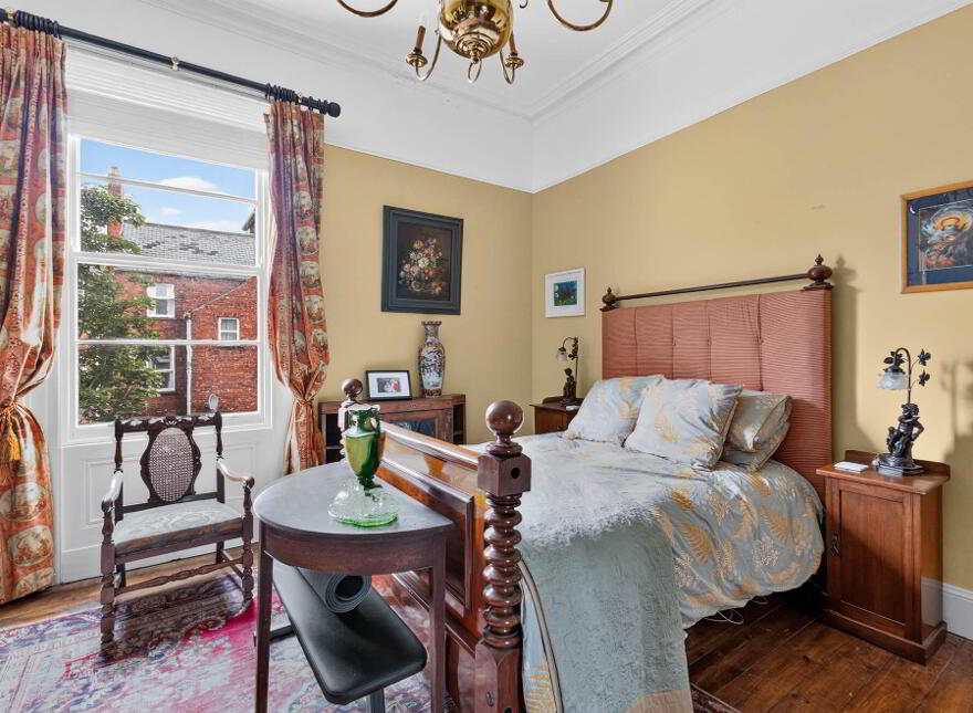 21 Wellington Park, Belfast, BT9 6DL