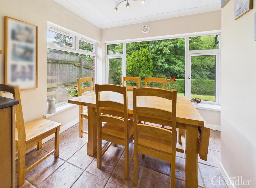 18 Brerton Crescent, Belfast, BT8 6QD