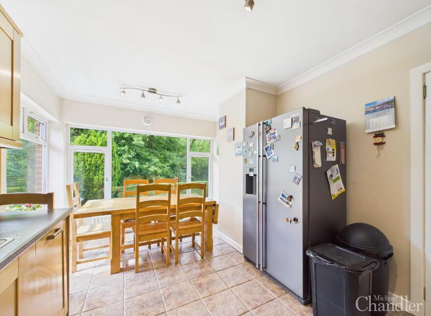 18 Brerton Crescent, Belfast, BT8 6QD