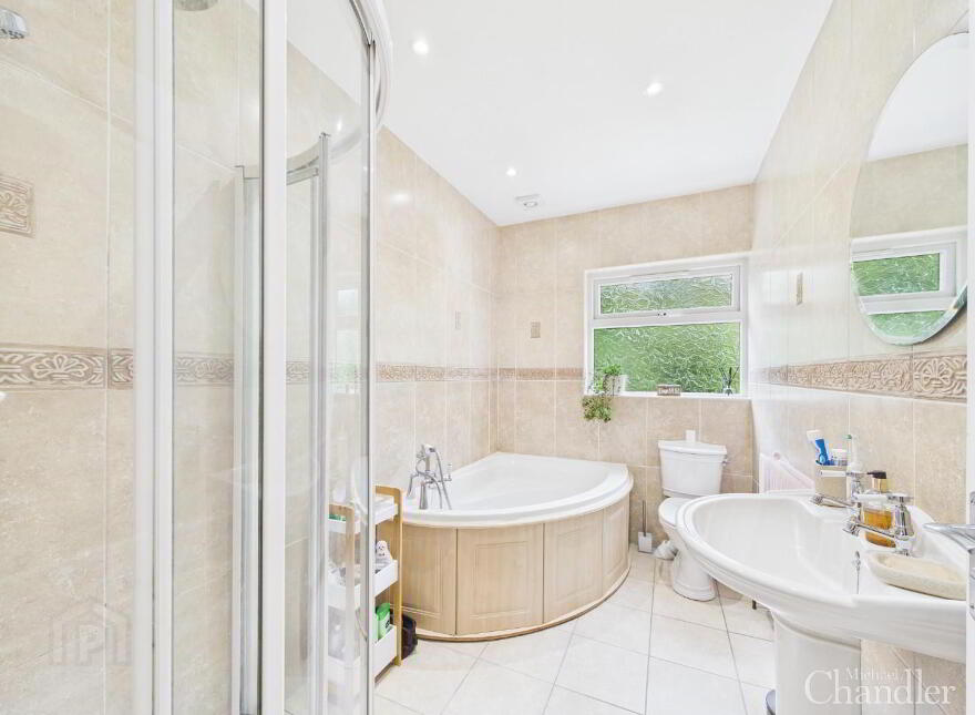 18 Brerton Crescent, Belfast, BT8 6QD