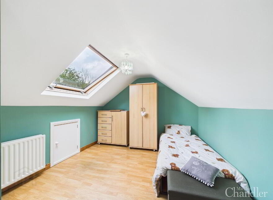 18 Brerton Crescent, Belfast, BT8 6QD