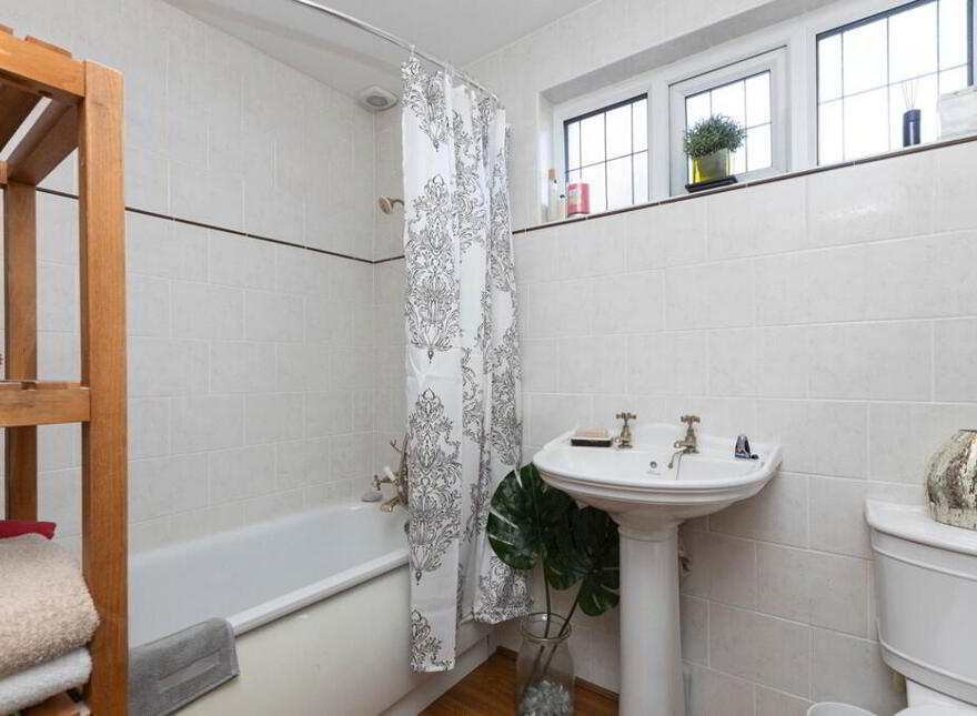107 Old Holywood Road, Belfast, BT4 2HL