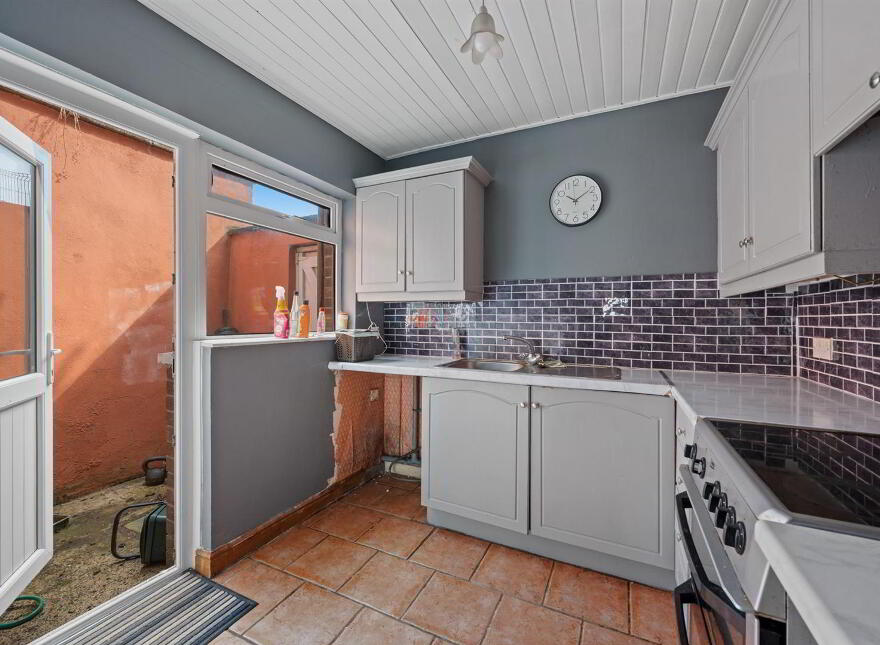 38 Sandbrook Park, Belfast, BT4 1NL