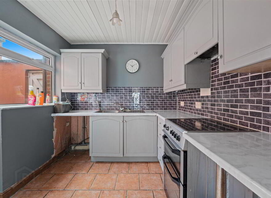 38 Sandbrook Park, Belfast, BT4 1NL