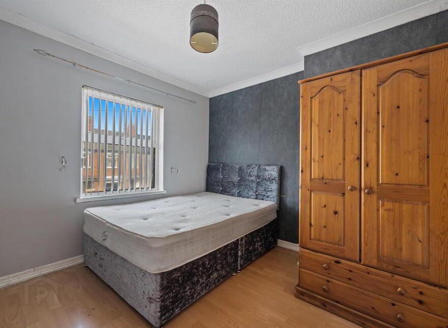 38 Sandbrook Park, Belfast, BT4 1NL