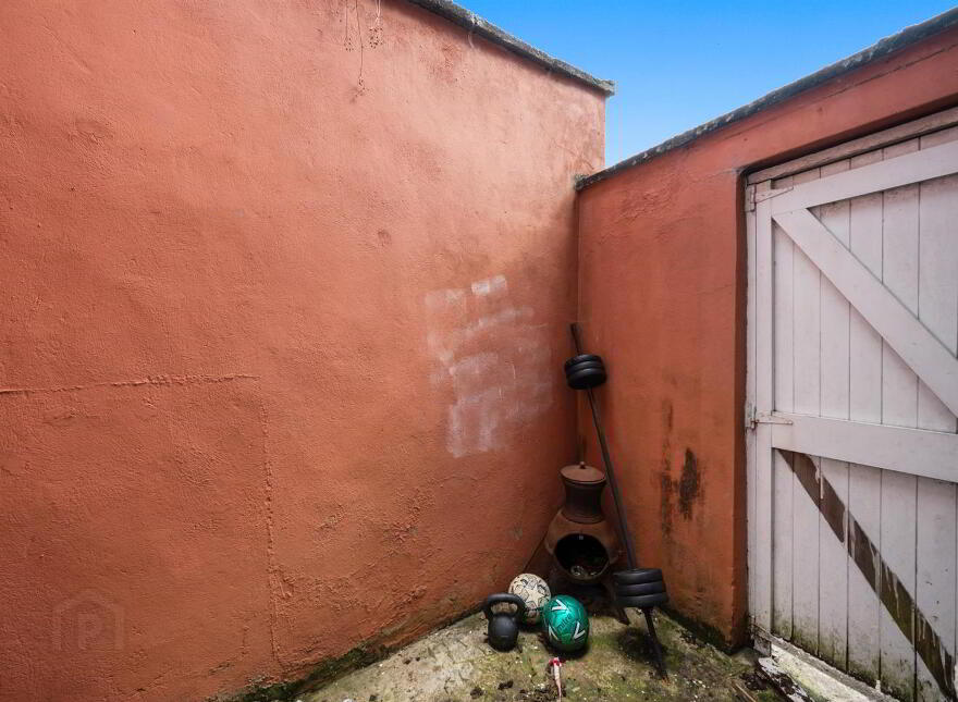 38 Sandbrook Park, Belfast, BT4 1NL