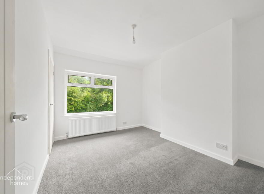 31 Ballysnod Road, Larne, BT40 3BZ