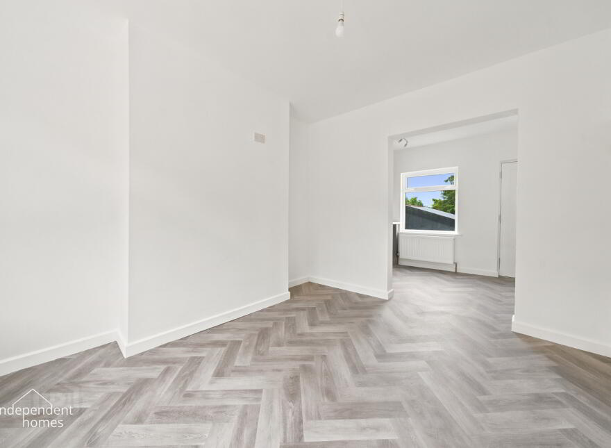 31 Ballysnod Road, Larne, BT40 3BZ