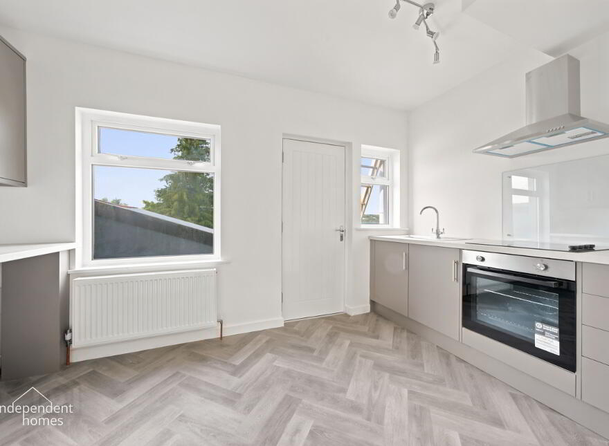 31 Ballysnod Road, Larne, BT40 3BZ