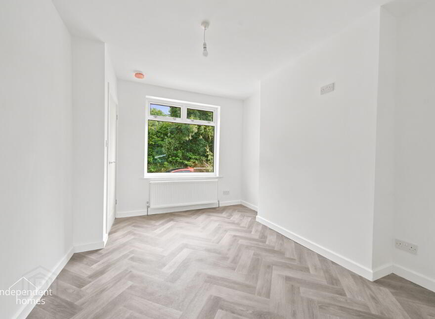 31 Ballysnod Road, Larne, BT40 3BZ