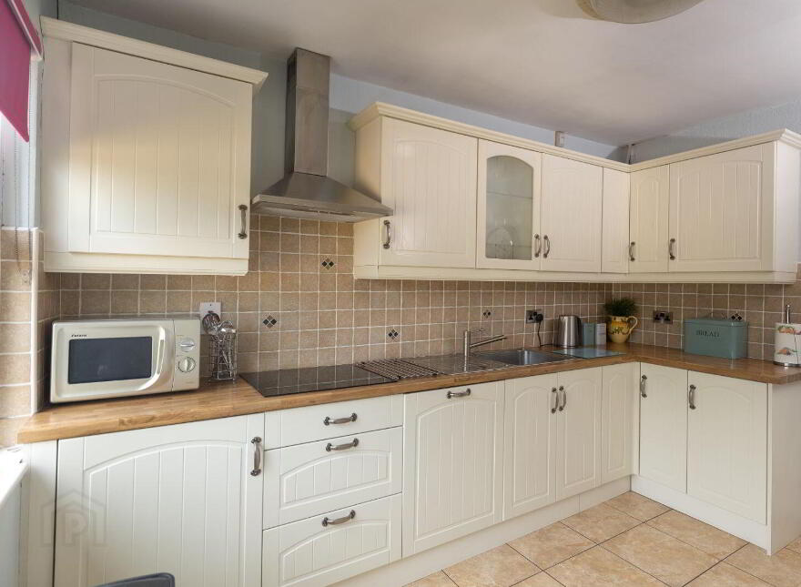 "Hill View House", Gortnaclohy, Ashford, Ballagh, V42V522
