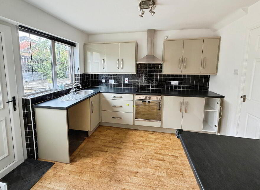 2 Rosewood Glen, Lisburn, BT28 2FH