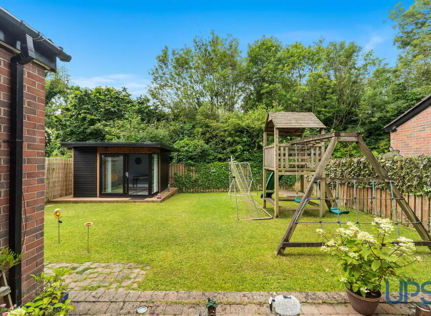 34 Dunmurry Lodge, Blacks Road, Belfast, BT10 0GR