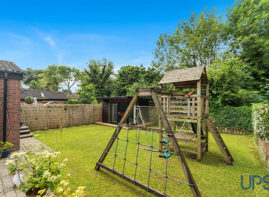 34 Dunmurry Lodge, Blacks Road, Belfast, BT10 0GR