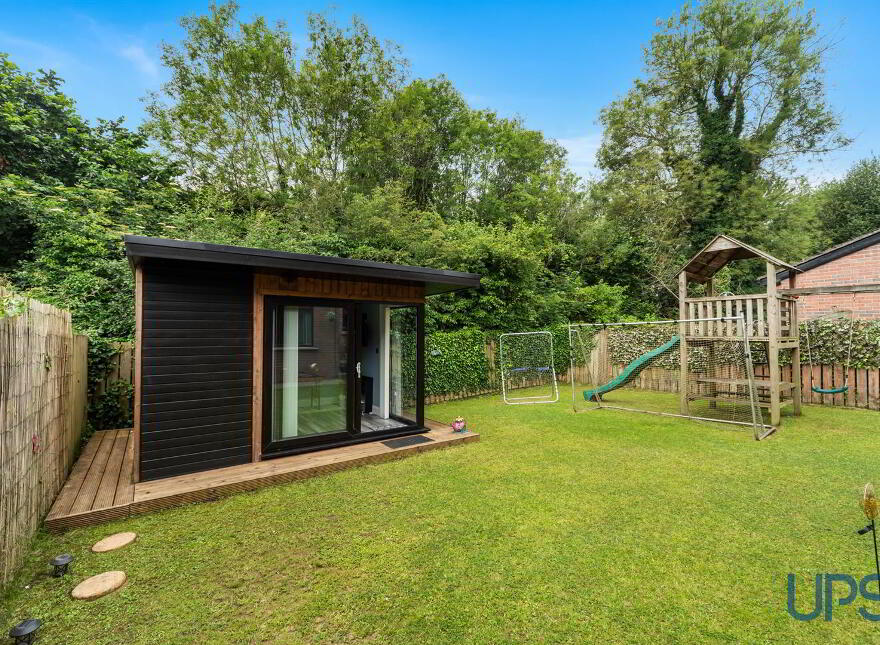34 Dunmurry Lodge, Blacks Road, Belfast, BT10 0GR
