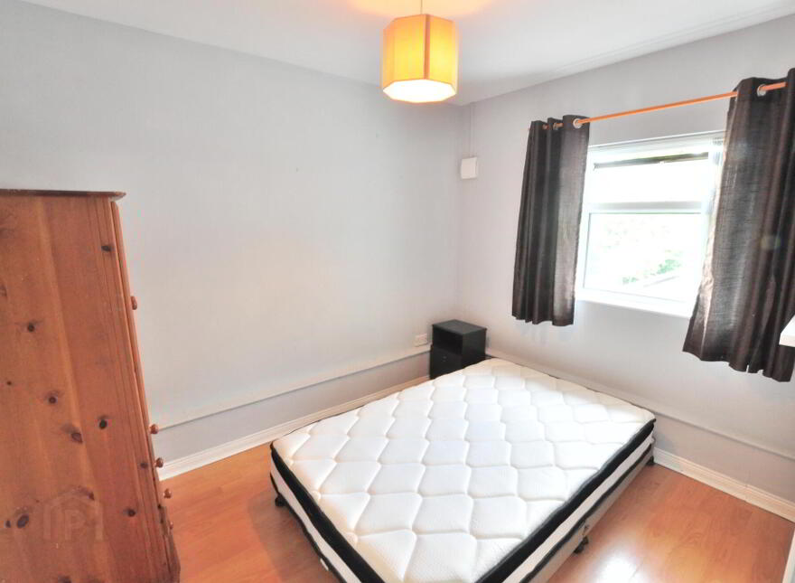 1, 2b Grand Parade, Belfast, BT5 5HH