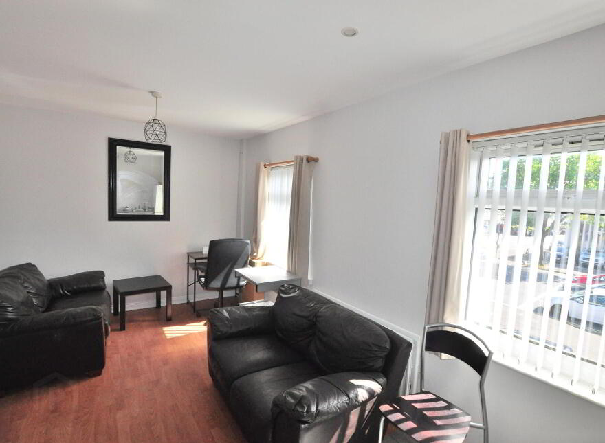 1, 2b Grand Parade, Belfast, BT5 5HH