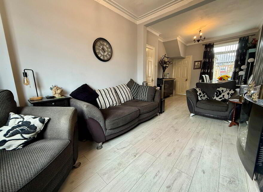 38 Willowholme Drive, Belfast, BT6 8PB