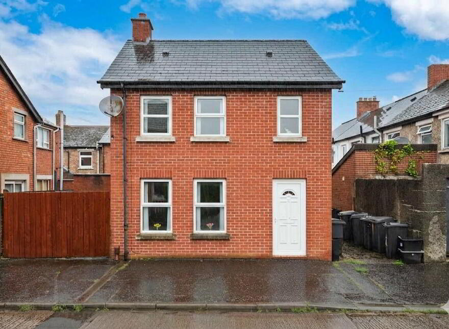 1A Lisavon Parade, Belfast, BT4 1LE