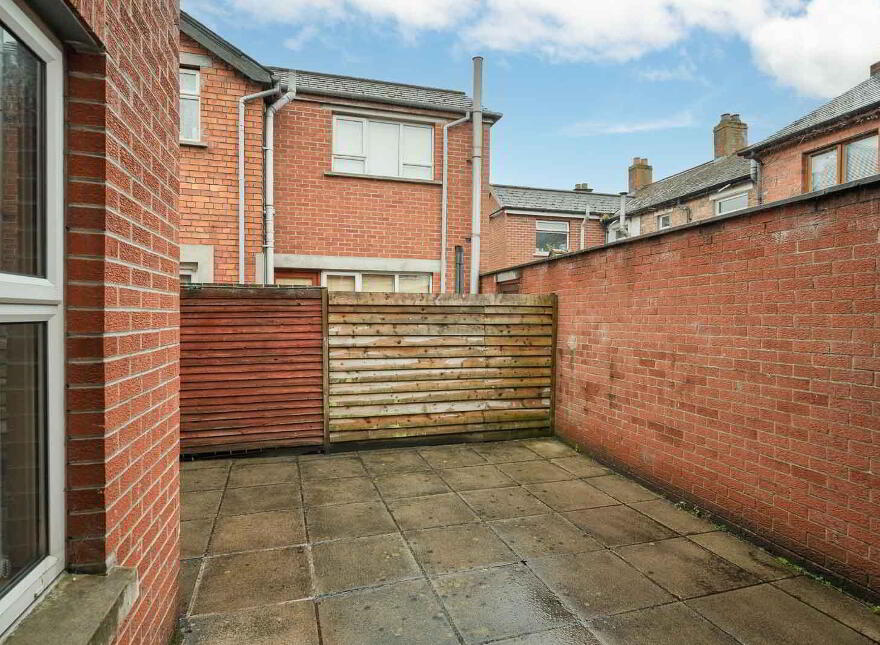 1A Lisavon Parade, Belfast, BT4 1LE