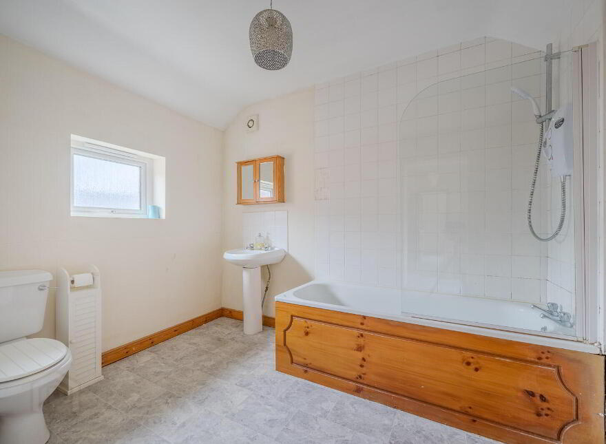 1A Lisavon Parade, Belfast, BT4 1LE