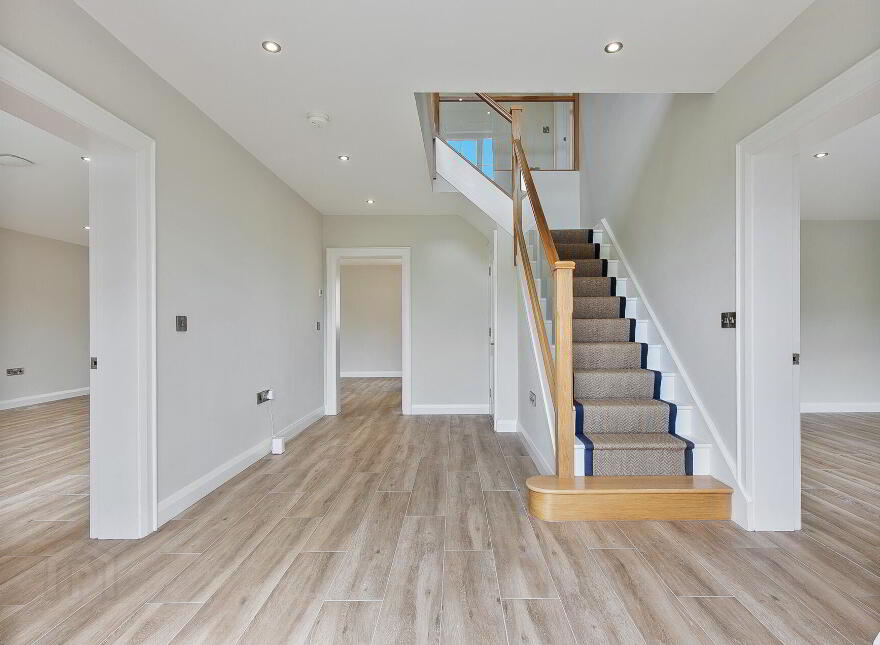 102 Lough Road, Lisburn, BT27 6TT