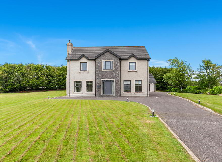 102 Lough Road, Lisburn, BT27 6TT
