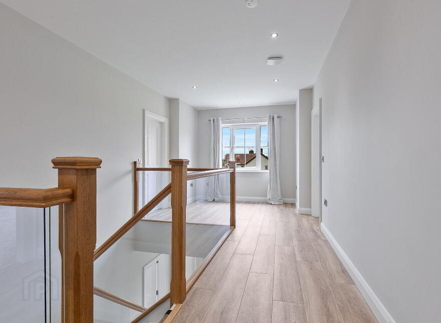 102 Lough Road, Lisburn, BT27 6TT