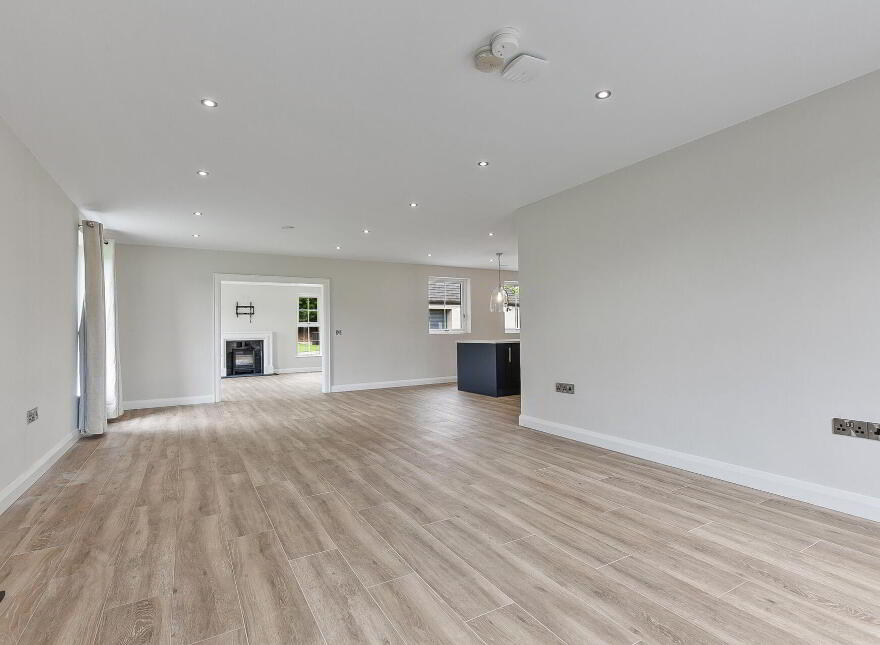 102 Lough Road, Lisburn, BT27 6TT
