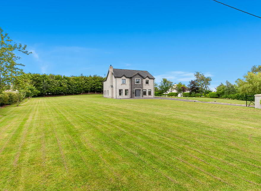 102 Lough Road, Lisburn, BT27 6TT