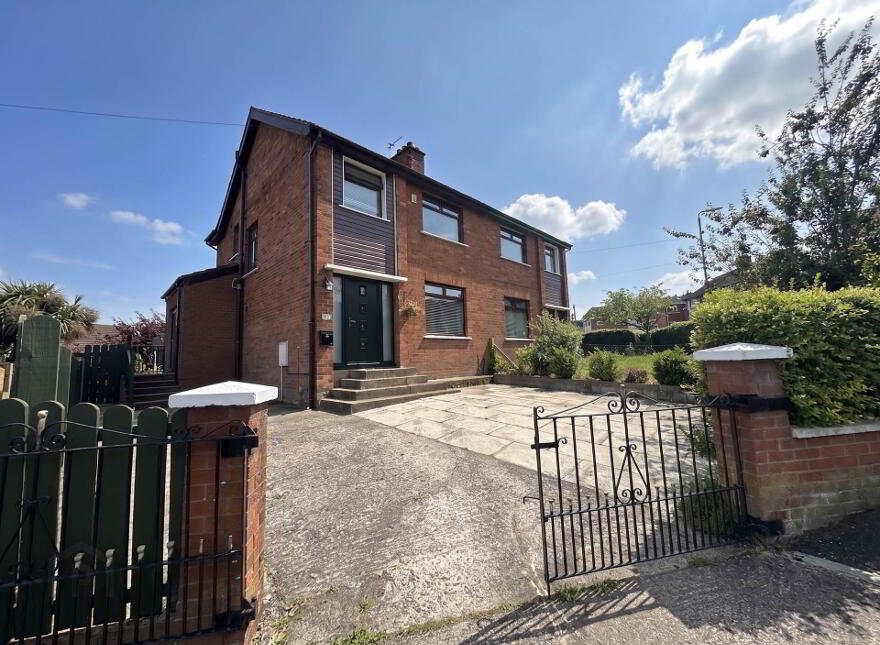 22 Gransha Gardens, Glen Road, Belfast, BT11 8AP