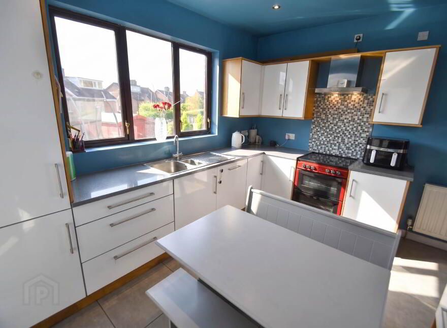 22 Gransha Gardens, Glen Road, Belfast, BT11 8AP