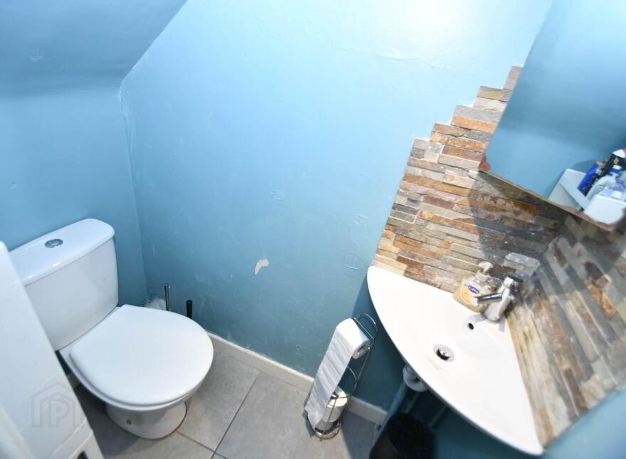 22 Gransha Gardens, Glen Road, Belfast, BT11 8AP