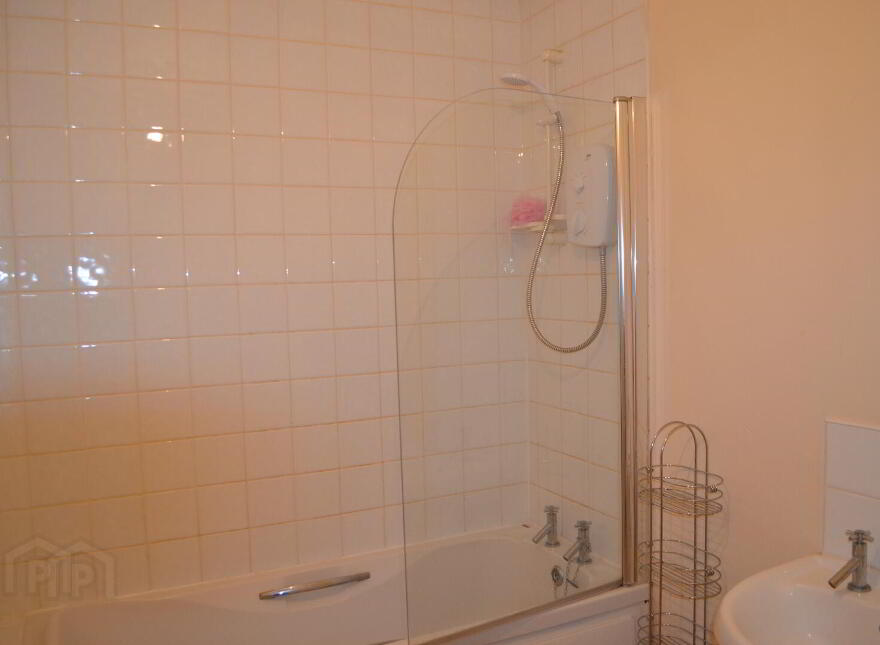 Apt 3 112-114 Donegall Pass, Belfast, BT7 1BX