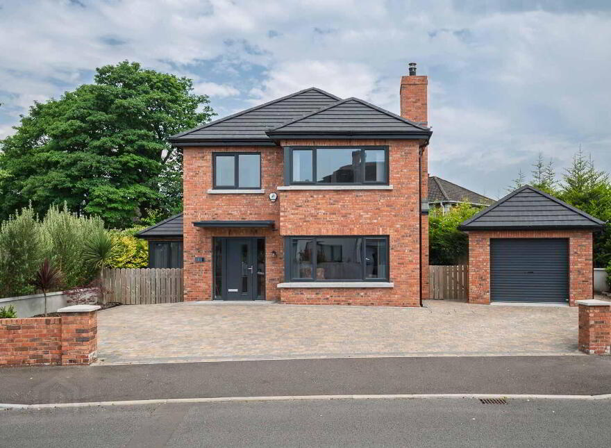 7 Thornhill Parade, Belfast, BT5 7AR